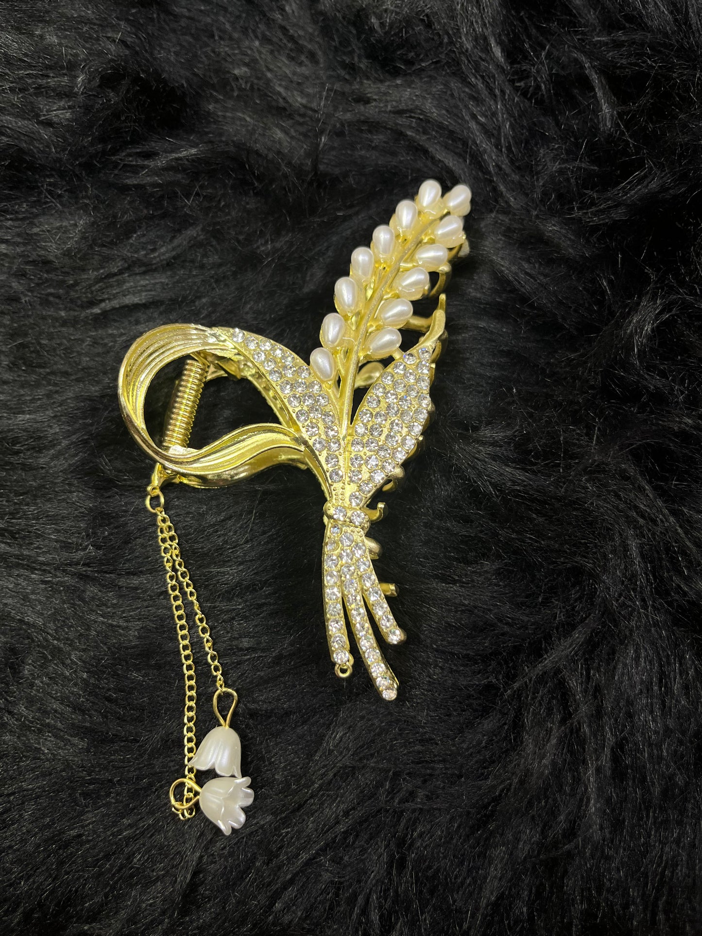 Detailed Rhinestone Claw Clips